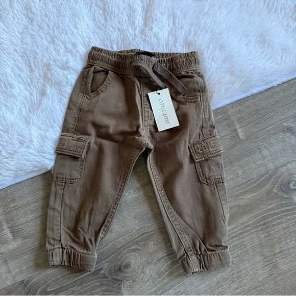 Little Bipsy Black Hoodie and Twill Cargo Pants Set 12-18 month NWT - Picture 4 of 13